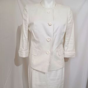 SOLD - 💜 LeSuit Skirt Suit